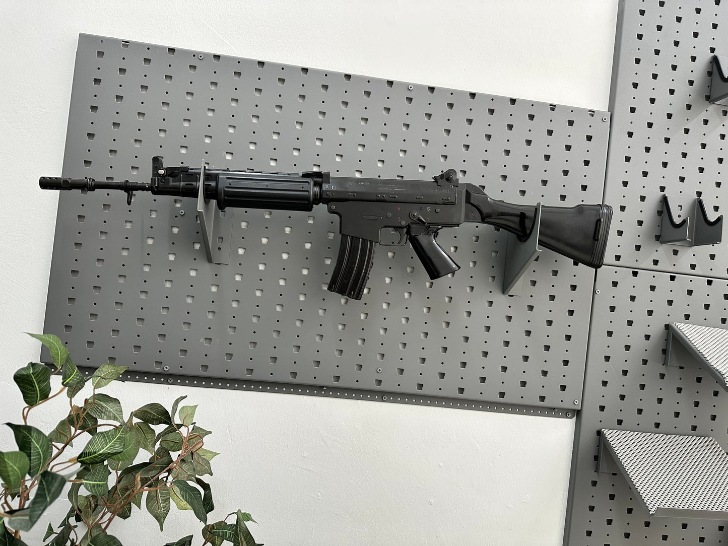 FN FNC MACHINE GUN TRANSFERABLE S&H SEAR FIXED STOCK MINT CONDITION 5.56