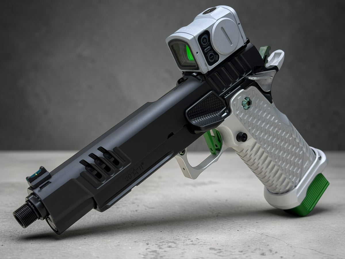 STACCATO CUSTOM XL 2011 THREADED DLC 5.4” BARREL WITH T7 ALUMINUM GRIPS, EDGE TRIGGER AND ACRO P2 SILVER