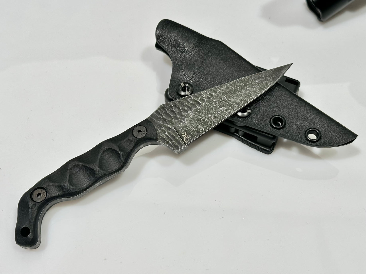 ATLAS GUNWORKS CUSTOM ATHENA SHINY BLACK WITH STROUP KNIFE, TRIJICON SRO