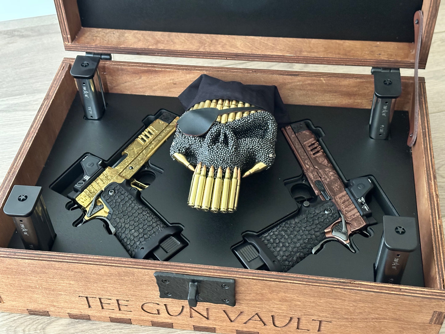 STACCATO CUSTOM XC “PIRATE’S ISLAND”; CUSTOM 1 OF 1 ART SET COLLECTOR’S EDITION