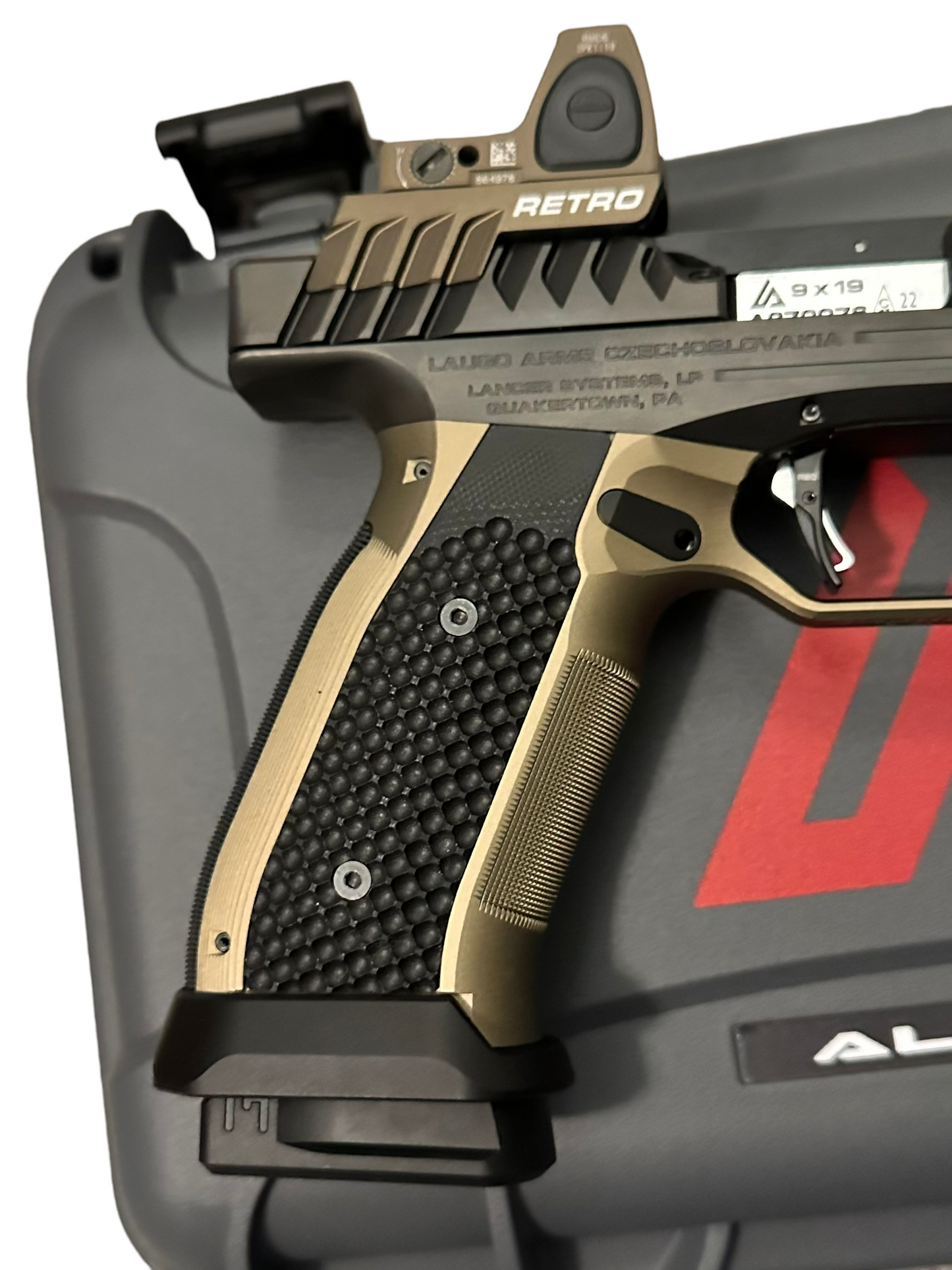 LAUGO ARMS ALIEN RETRO S/N: A270076 WITH EXTRAS