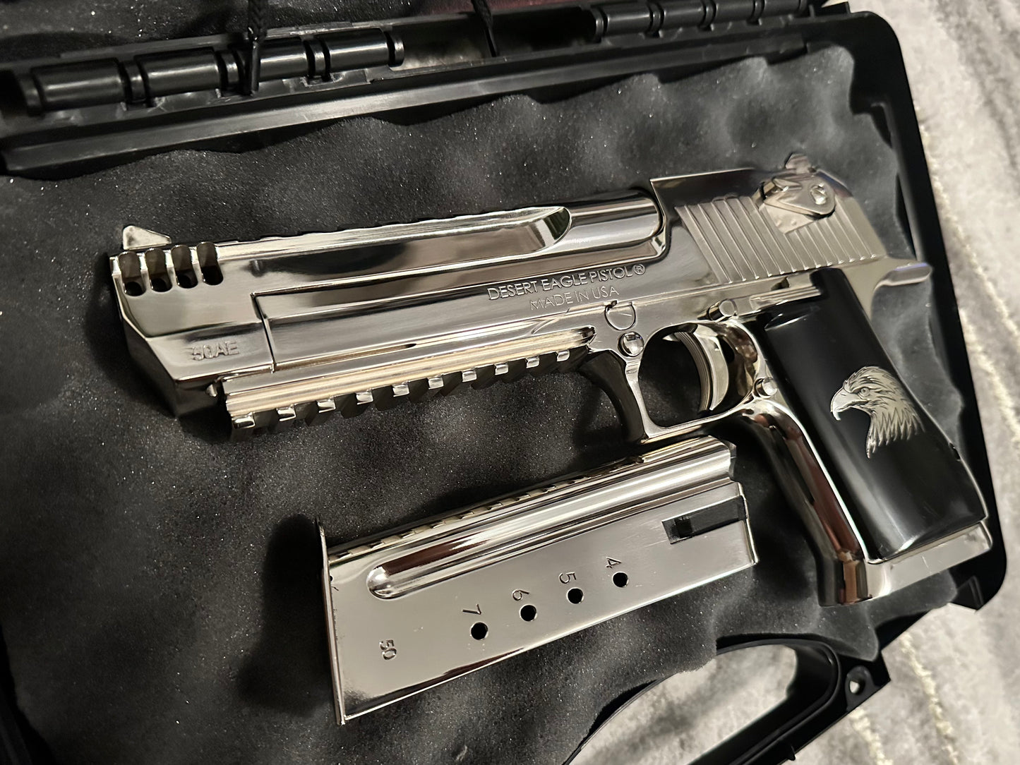 MAGNUM RESEARCH DESERT EAGLE HIGH POLISHED MIRROR FINISH 50AE