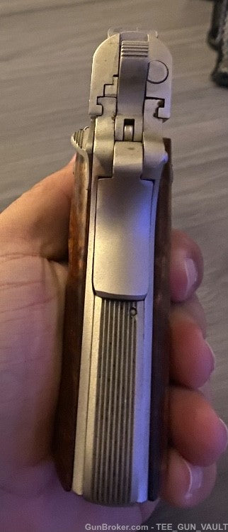 COLT 1911 COMBAT COMMANDER .45 AUTO WITH 2 GRIPS (NO CASE)