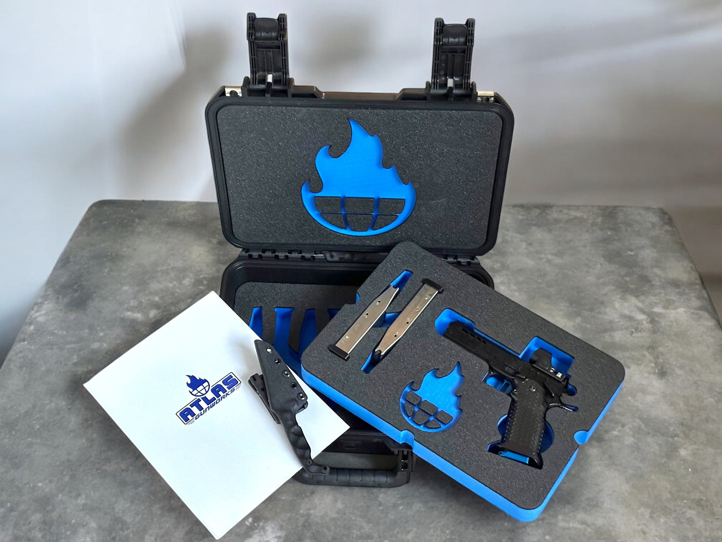 ATLAS GUNWORKS CUSTOM ATHENA SHINY BLACK WITH STROUP KNIFE, TRIJICON SRO