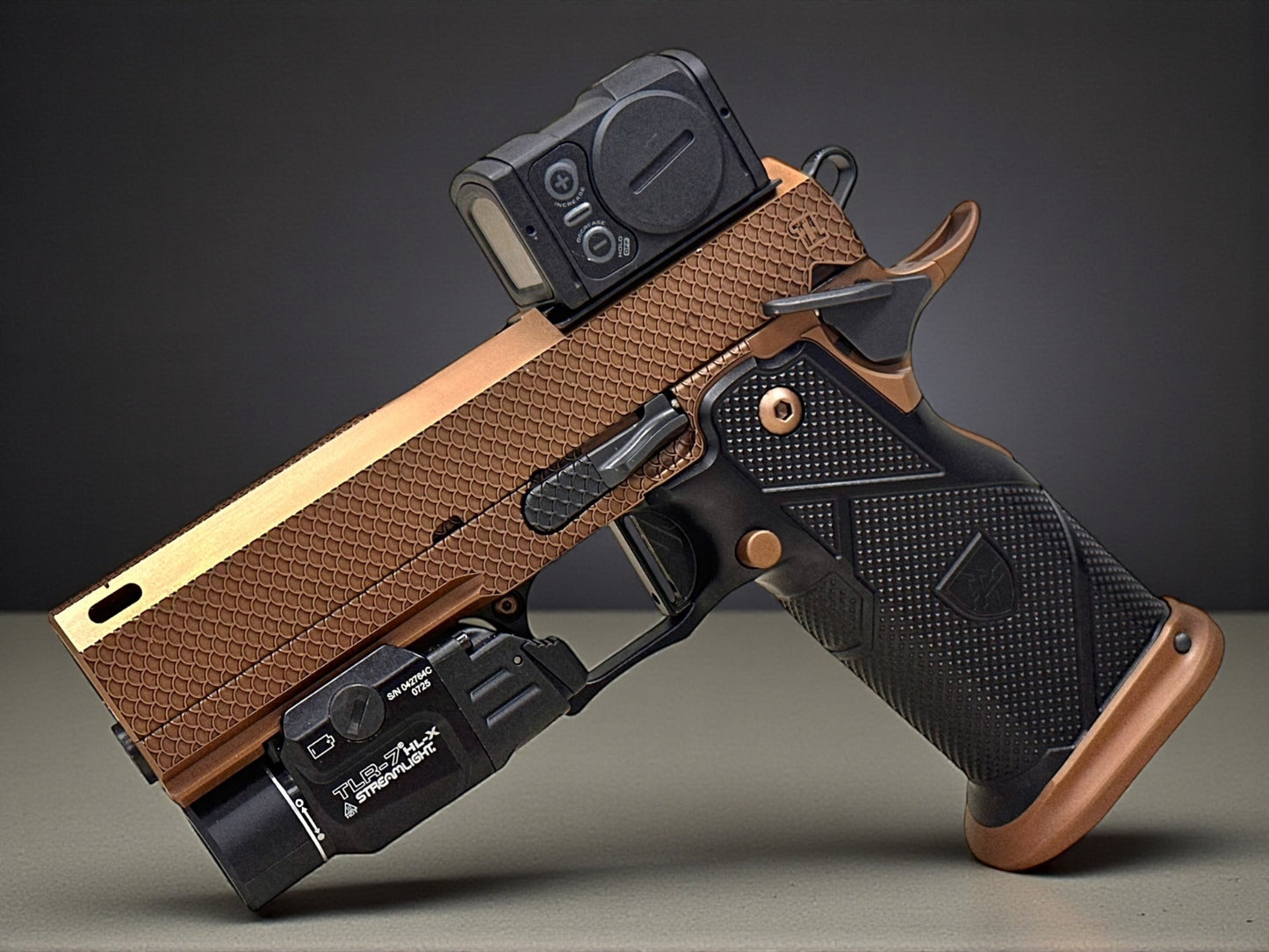 ALPHA AMERICAN “RAPTOR” 3.75” V PORTED BULL BARREL WITH ALUMINUM GRIPS, AIMPOINT ACRO AND TLR7 FLASHLIGHT (PROTOTYPE)