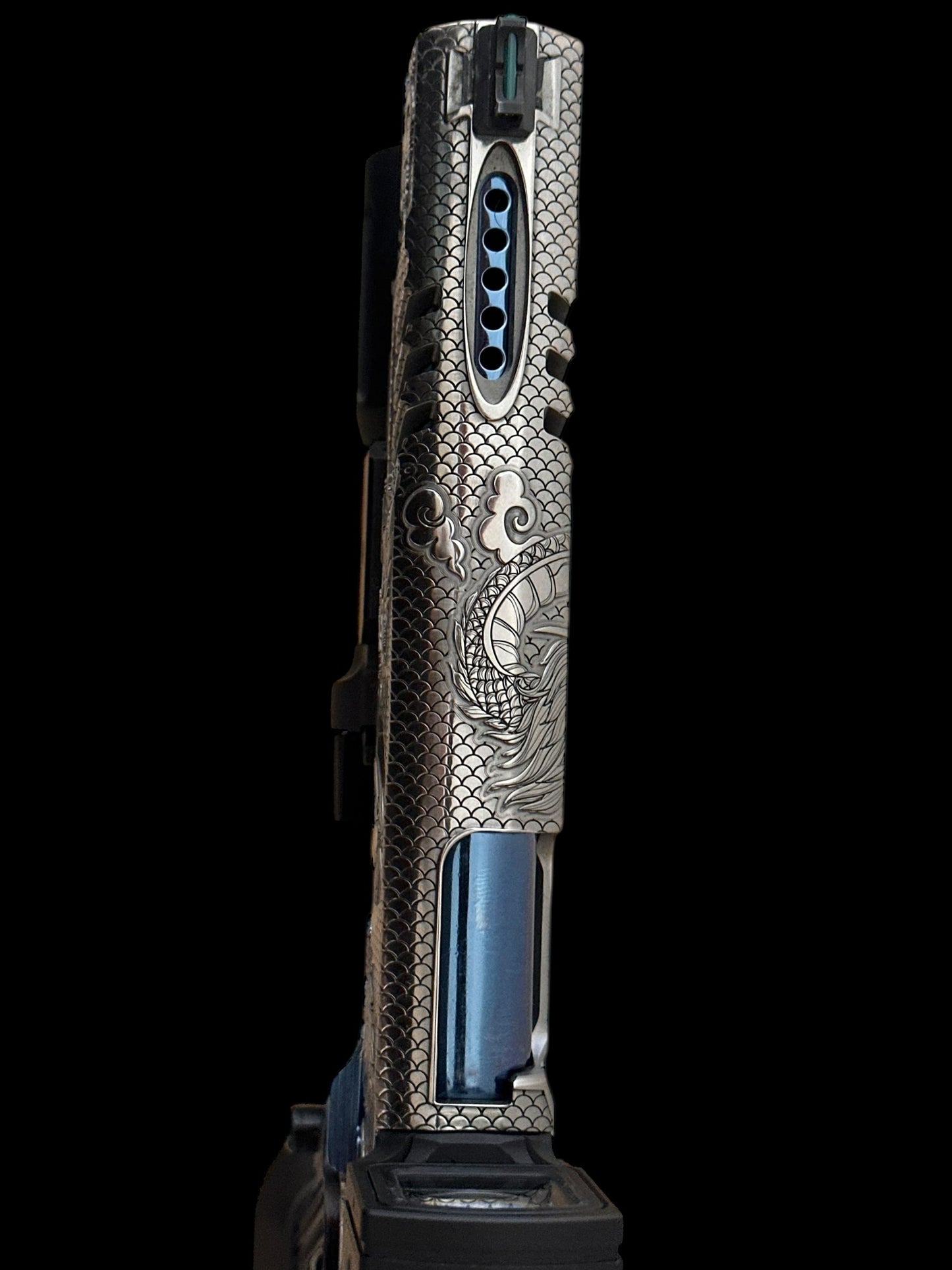 STACCATO CUSTOM XL “LAST SAMURAI” FULLY ENGRAVED PORTED IN SILVER/BLUE POLISHED PVD FINISH. ATLAS GRIPS AND TRIGGER