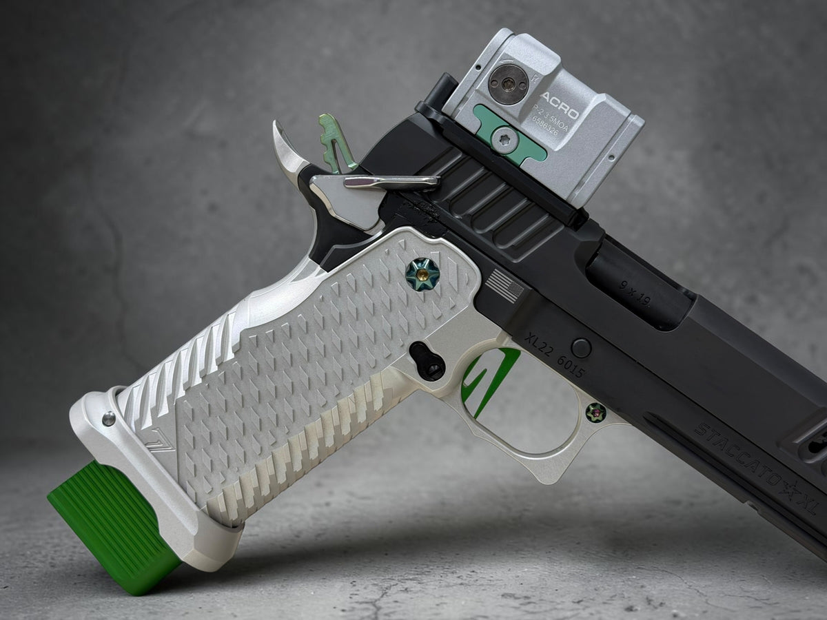 STACCATO CUSTOM XL 2011 THREADED DLC 5.4” BARREL WITH T7 ALUMINUM GRIPS, EDGE TRIGGER AND ACRO P2 SILVER
