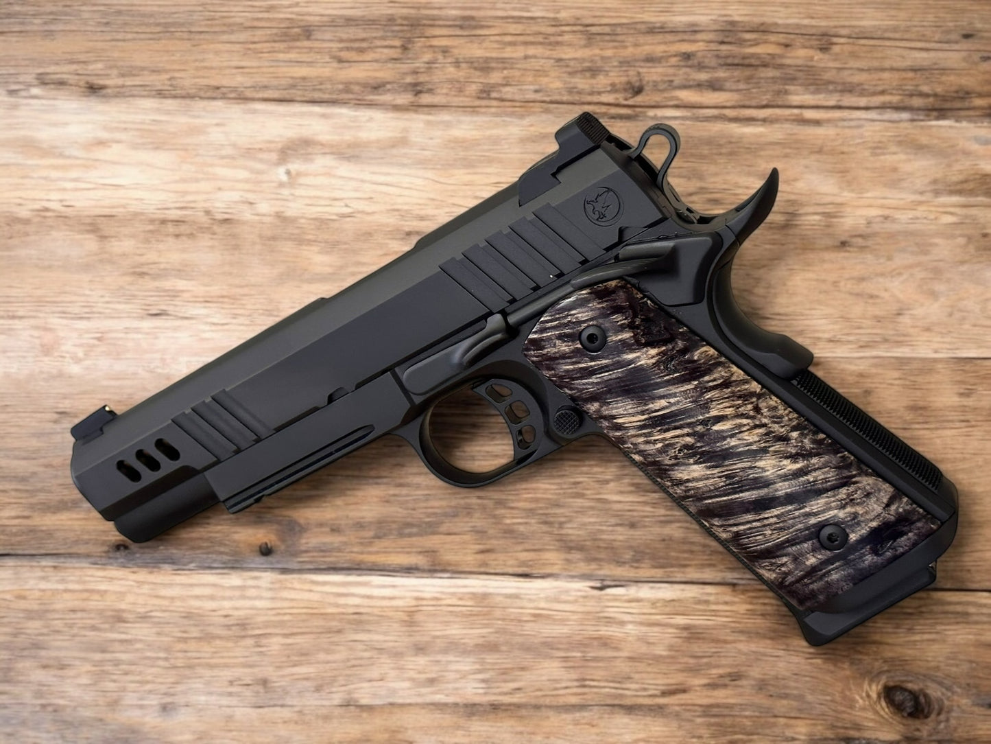NIGHTHAWK CUSTOM 1911 PRESIDENT GOVERNMENT RECON 9MM IVORY GRIPS LIKE NEW (pre owned)