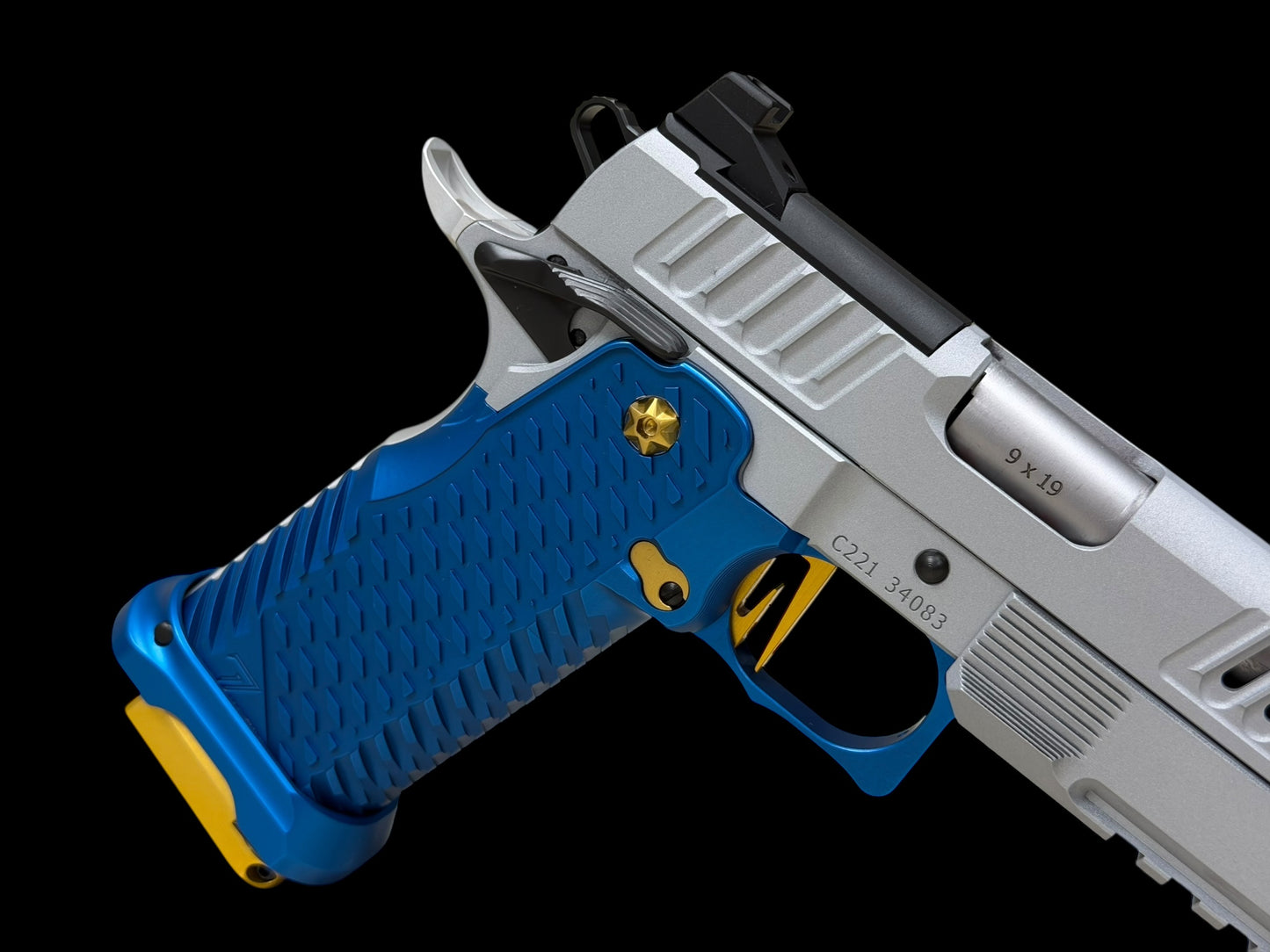 STACCATO C2 C SERIES CUSTOM COMPENSATED SILVER WITH BLUE T7 ALUMINUM GRIPS AND EDGE TRIGGER