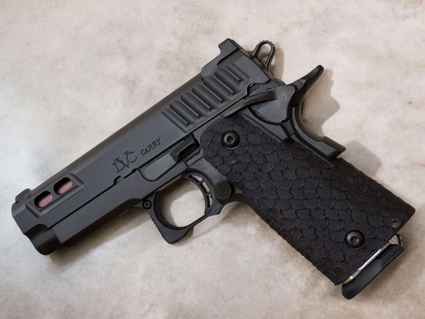 STI DVC CARRY 9MM 2011 PISTOL (pre owned) MINT CONDITION 3.9”