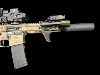 MUSTANG ARMAMENT 5.56 “CHESTY” CUSTOM BILLET 8” AR PISTOL FDE