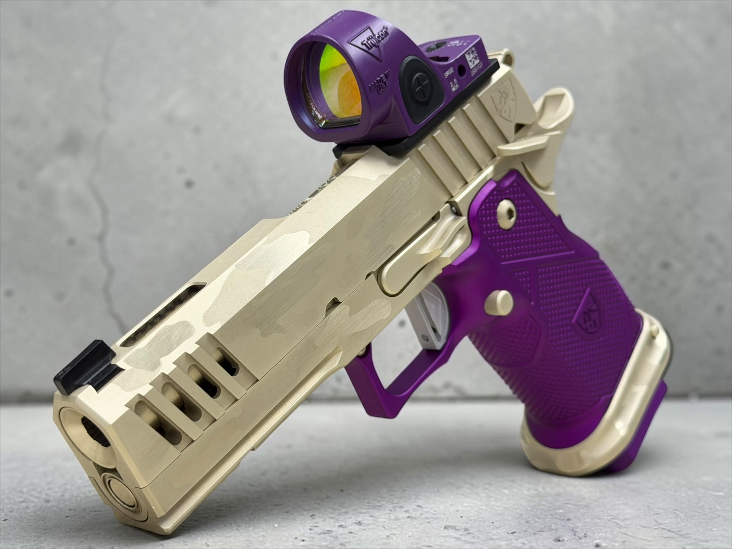 ALPHA AMERICAN VANGUARD 4.25” PORTED DLC CAMO WHITE GOLD WITH PURPLE GRIPS AND SRO