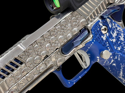 DARK FORGE WRAITH “VITA FINITA” POLISHED SILVER/BLUE FINISH WITH BLACK SRO 4.6” PORTED 9MM