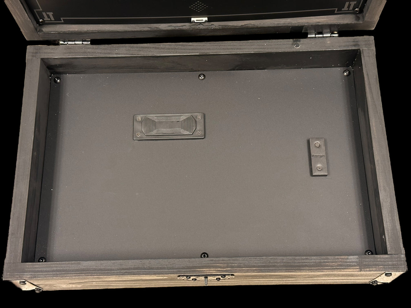 TEE GUN VAULT EXCLUSIVE WOODEN MAGNETIC LED SCREEN COLLECTOR DISPLAY BOX (LIMITED EDITION)