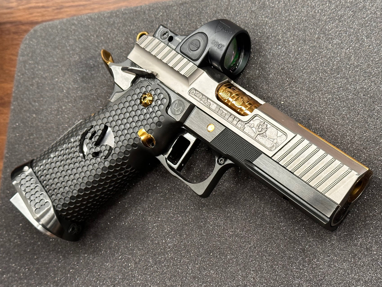 SVI/INFINITY “ANGRY” BABY BIRD CUSTOM 1 OF 1 COMMANDER SIGHT TRACKER 4.25” WITH TRIJICON SRO 9MM