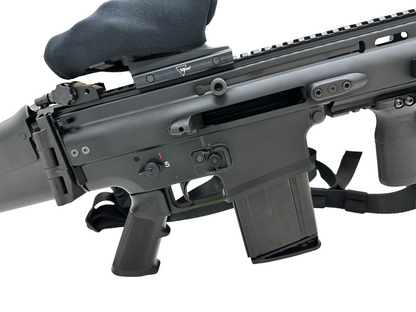 FN AMERICA SCAR 17S WITH TRIJICON ACOG & SUREFIRE. MANY UPGRADES (PRE OWNED)